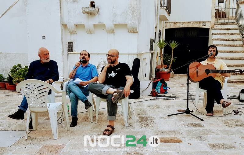 Fiore che ssembe su Noci24.it